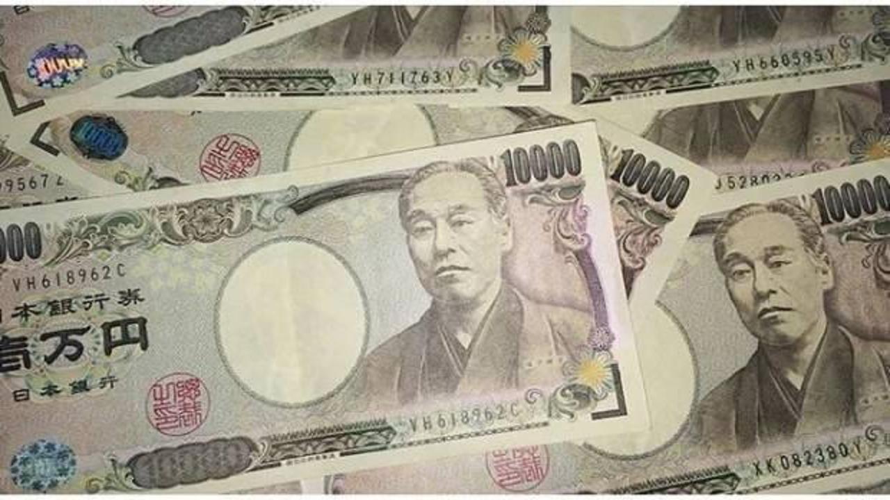 Japonya’dan negatif faize devam kararı