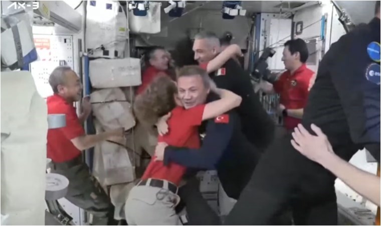 Tarihi anlar… Alper Gezeravcı, Uluslararası Uzay İstasyonu’nda