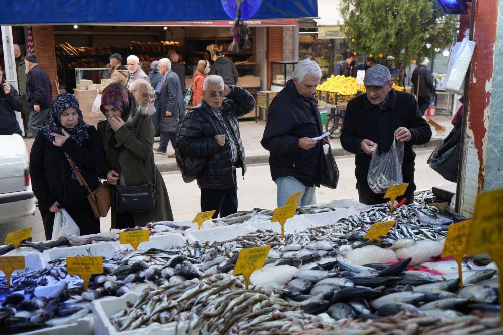 Kilosu 30 TL'ye satılan balıklara ilgi yok denecek kadar az