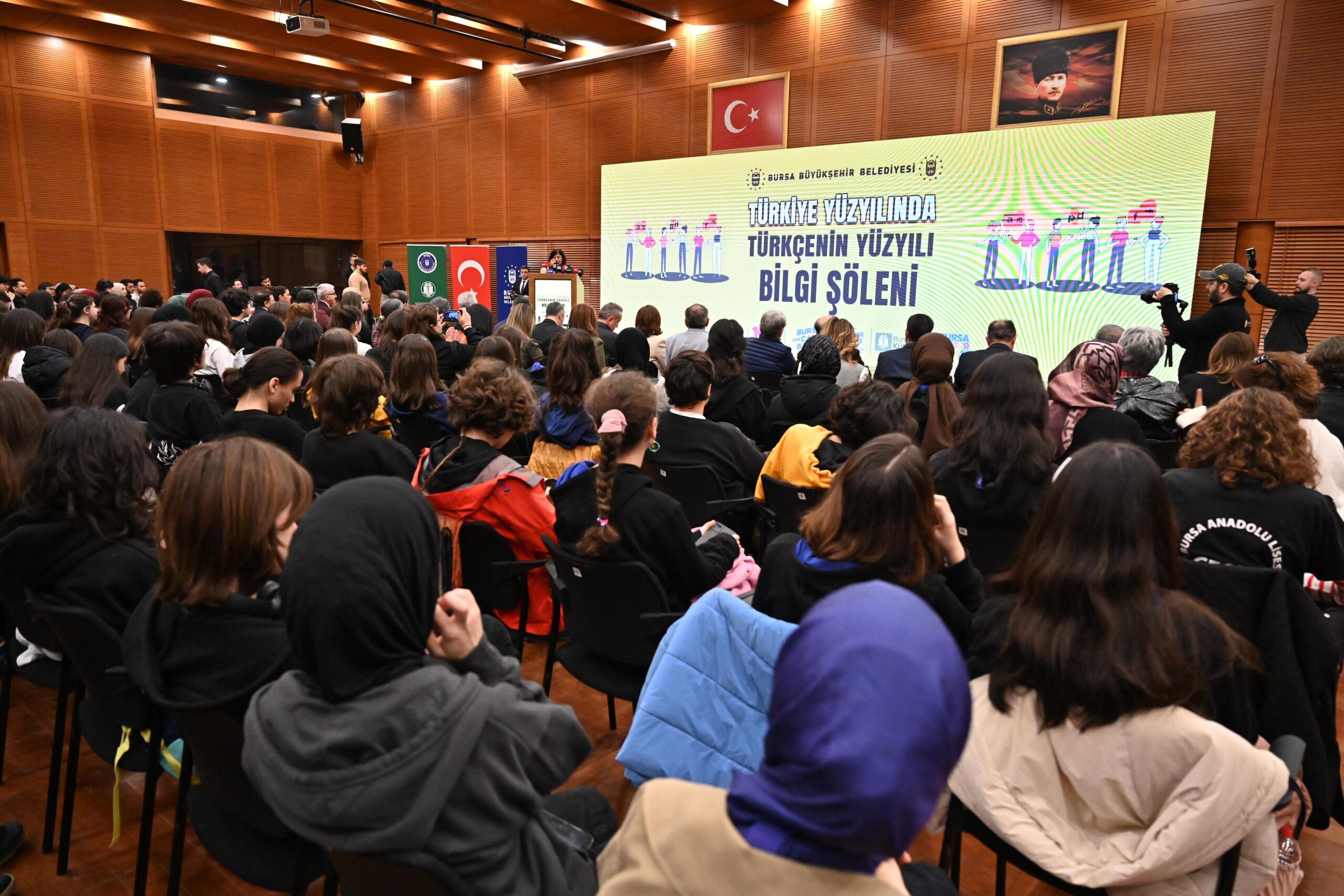Bursa’da “Türkiye Yüzyılında Türkçenin Yüzyılı Bilgi Şöleni” başladı