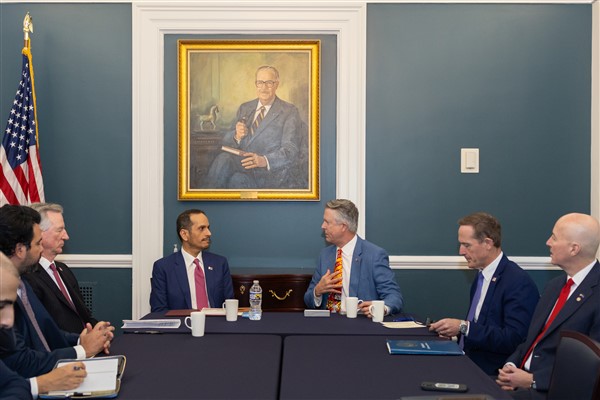 Katar Başbakanı Al Thani, ABD Senatosu üyeleriyle buluştu