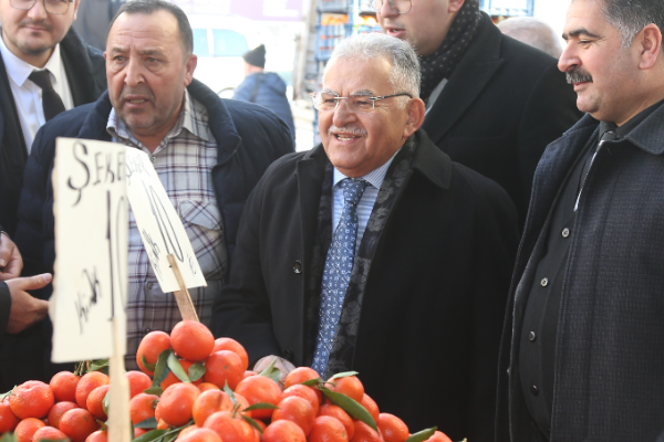 Başkan Büyükkılıç: “Pazar esnafımızın sıcaklığı içimizi ısıttı”