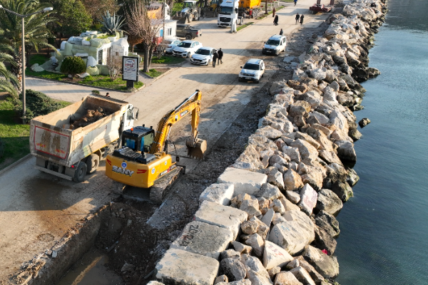 Bursa Büyükşehir, Gemlik’te kıyı koruma çalışmalarını sürdürüyor