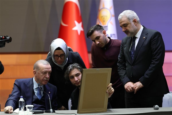 Cumhurbaşkanı Erdoğan’dan Fatma Sevim Baltacı için AK Parti İl Başkanlığına taziye ziyaret