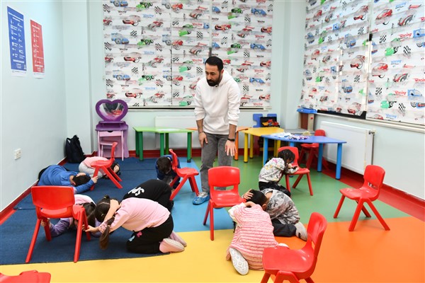 Esenyurt’ta çocuklara “Afet Farkındalık Eğitimi” verildi