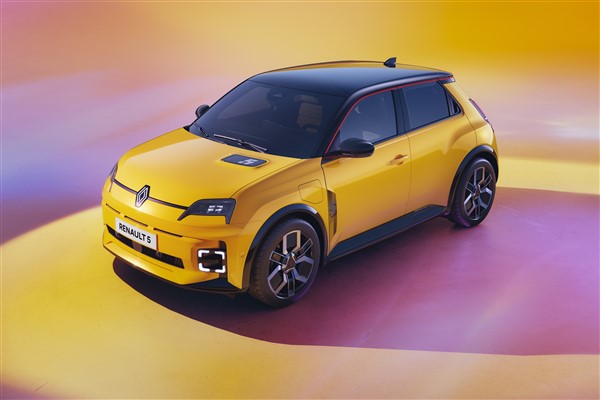 Renault 5 E-Tech Elektrikli modelinin dünya lansmanını gerçekleştirdi