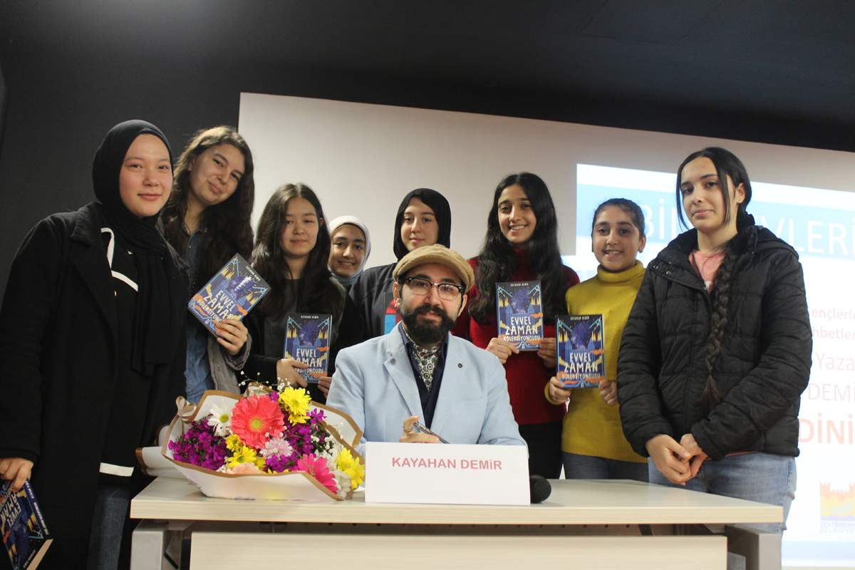 Zeytinburnu Belediyesinin ”Gençlerle baş başa sohbetleri”