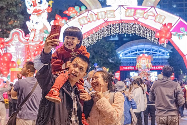 Çin, Fener Bayramını karşılıyor