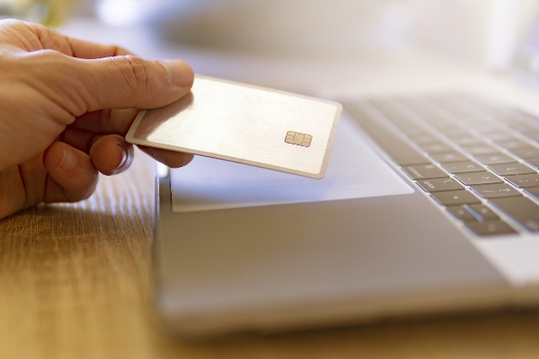 Bakan Şimşek: “Bizden duymadığınız haberlere itibar etmeyin”