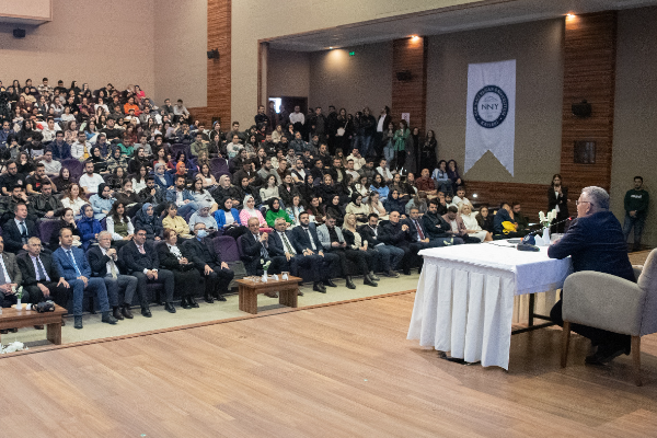 Başkan Büyükkılıç: ”Biz gençlerimizi çok önemsiyoruz”