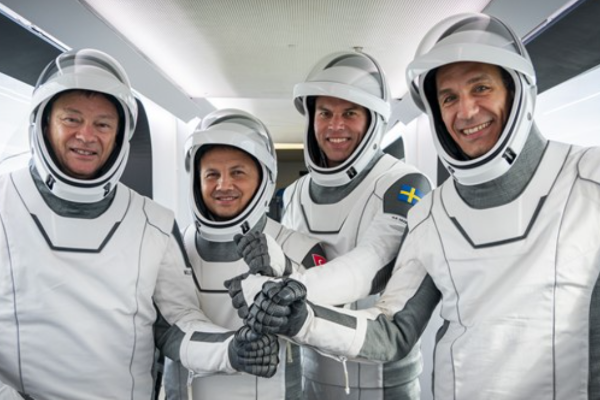 Bakan Bolat, Alper Gezeravcı’nın Türkiye’ye dönüşünü kutladı