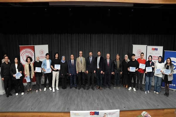 Gürsu’da 37 gence Akademik Dijital Eğitimi verildi