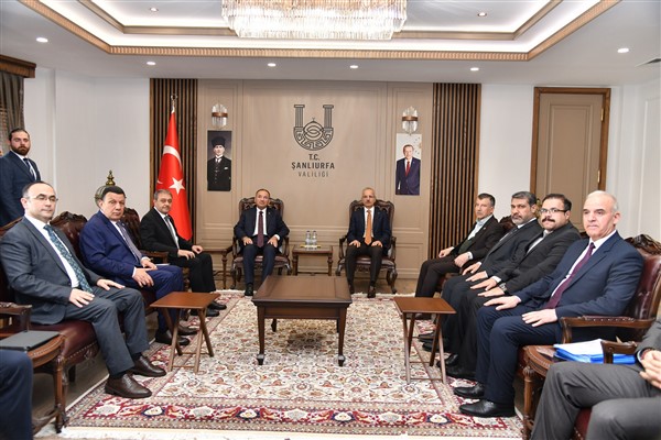 Bakan Uraloğlu, Şanlıurfa Valisi Şıldak’ı ziyaret etti