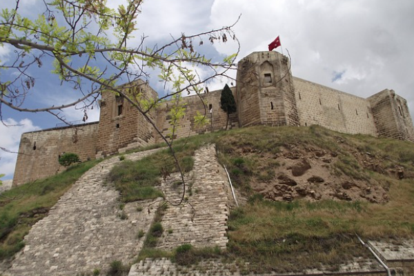 Vali Gül, Gaziantep’e “Gazilik” unvanı verilişinin yıl dönümünü kutladı