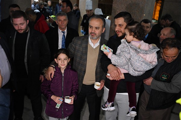 Başkan Aktaş, Miraç Kandili’ni Bursalılarla birlikte geçirdi