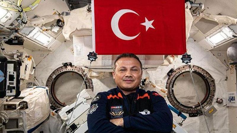 Türk astronot Gezeravcı, dünyaya dönüyor
