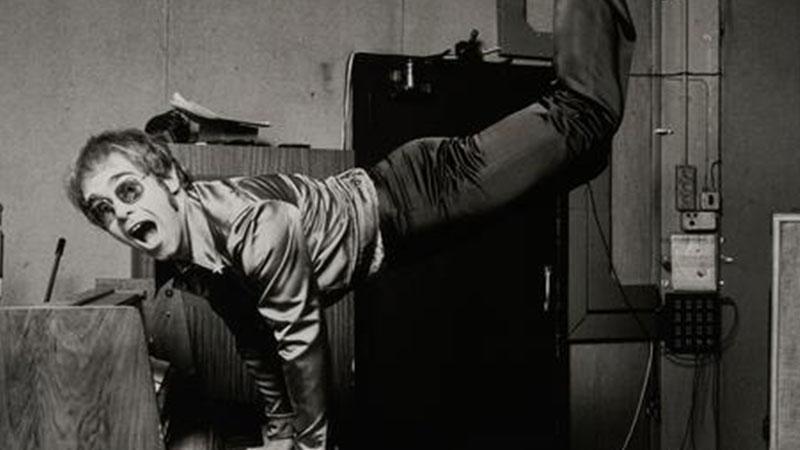 Elton John’un eşyaları açık artırmada satışa çıkıyor