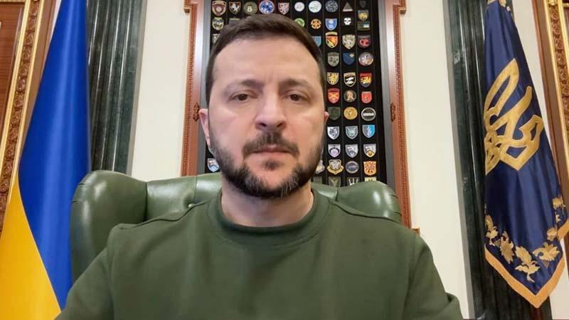 Zelenski, askeri ve hükümet yetkilileriyle görüştü