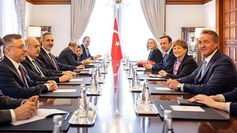 Bakan Fidan, ABD’li senatörlerle bir araya geldi