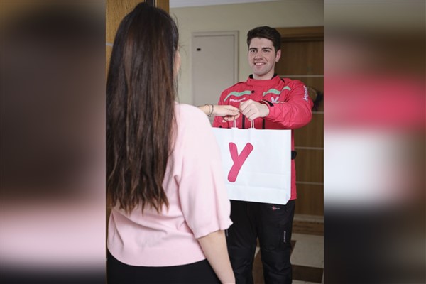 Yemeksepeti’nden kupon kazandıran ‘Arkadaşını Davet Et’ kampanyası başladı