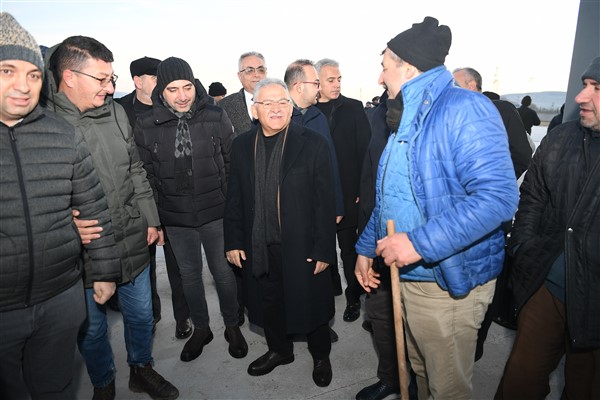 Başkan Büyükkılıç, Canlı Hayvan Borsası ve Pazar Yeri’ni ziyaret etti