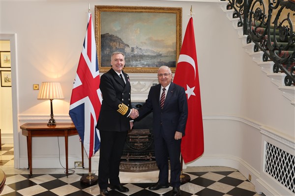 Bakan Güler resmi ziyaret için İngiltere’de