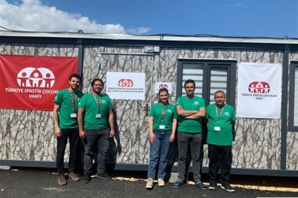 Türkiye Spastik Çocuklar Vakfı, deprem bölgesindeki engelli bireylere desteğini sürdürüyor