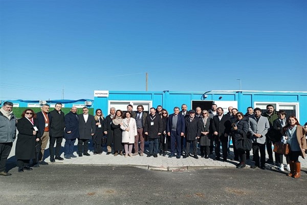 Muratbey, dayanışma buluşmasında deprem bölgesindeki üreticilerle görüştü