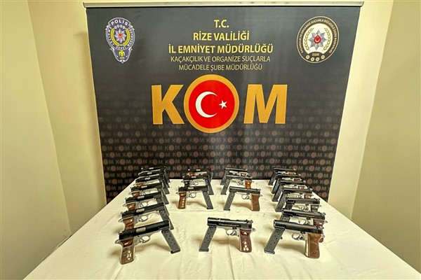 Rize’de 21 adet ruhsatsız tabanca ele geçirildi