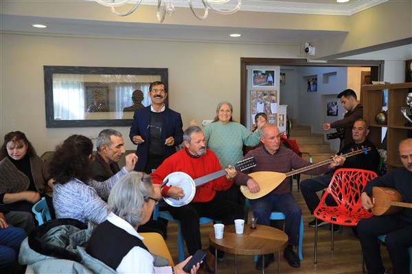 Muğla’da 100 yaş evlerinin üyeleri sosyal yaşama katılıyor