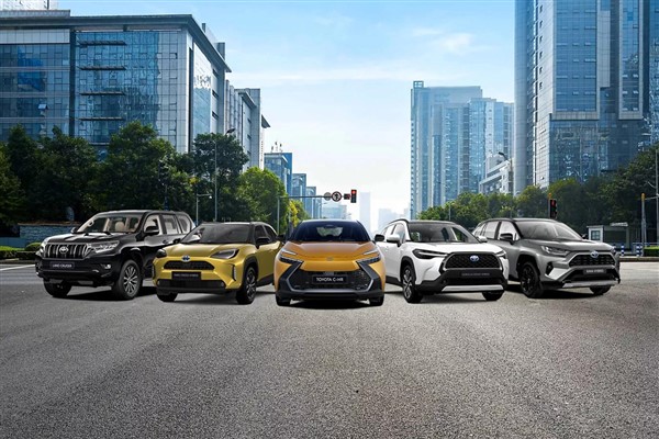 Paris’te SUV araçların park ücreti üçe katlanıyor