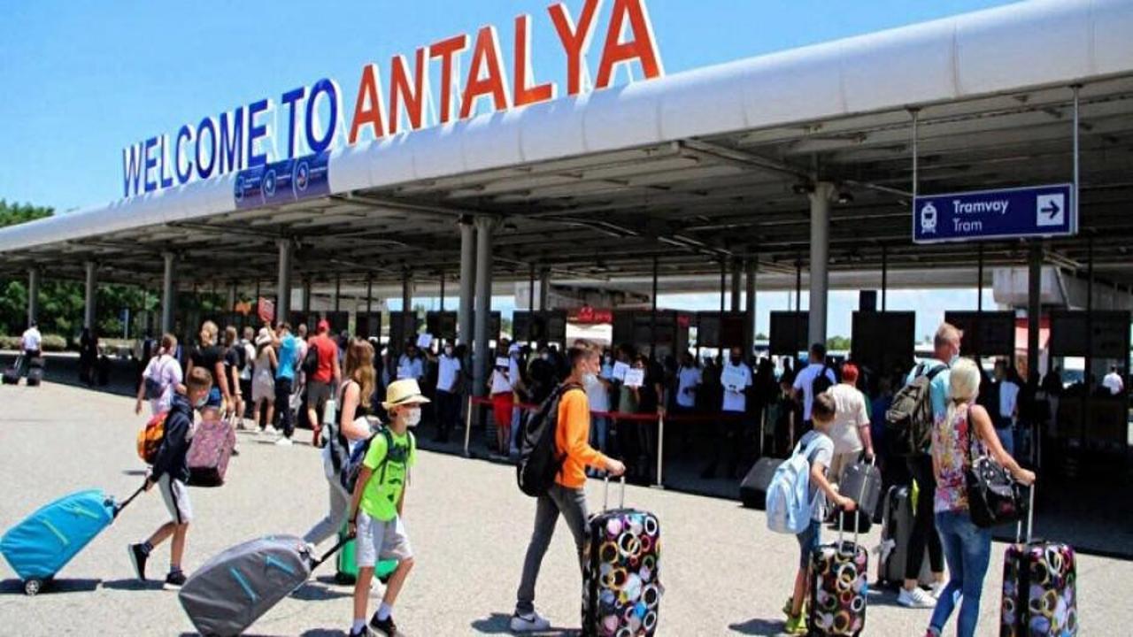Antalya’dan kaçan Ruslar kiraları düşürdü