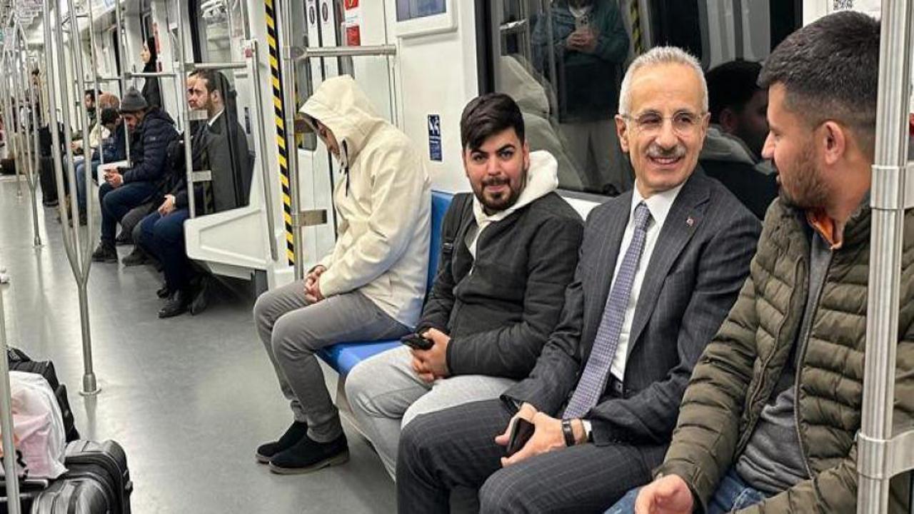 Bakan Uraloğlu, Gayrettepe-Kağıthane Metro Hattı’nı kullandı