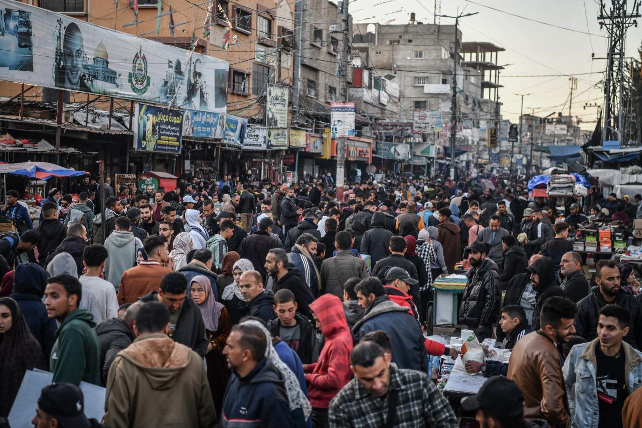 Mısır, Gazze yardımları için sınır bölgesindeki Refah'ta lojistik merkez kuruyor