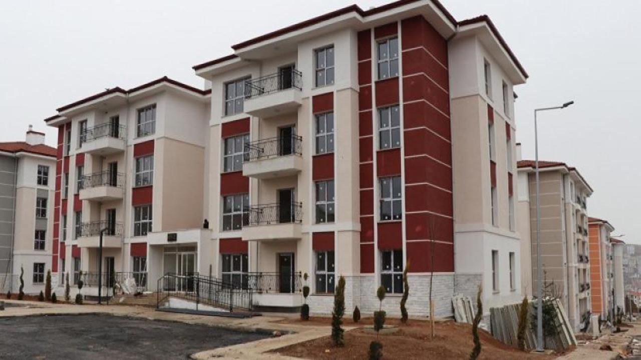 Deprem konutlarının ilk etabı hak sahiplerine teslim ediliyor