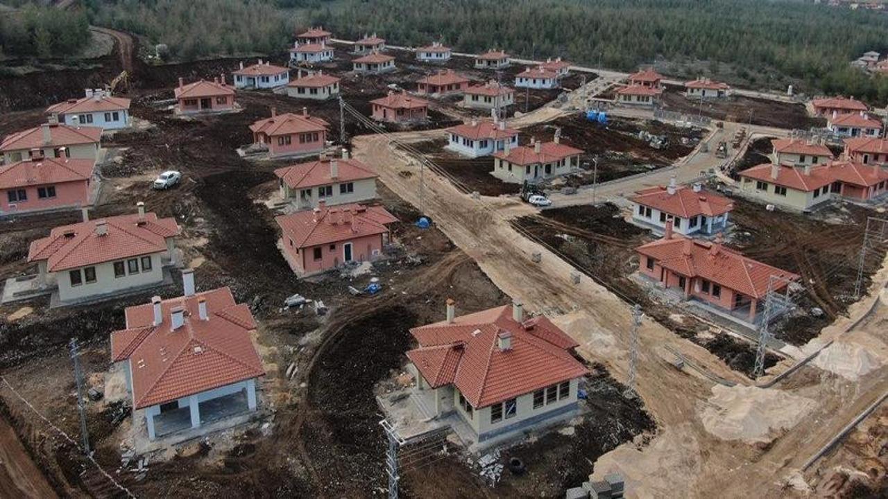 Nurdağı’nda villaları aratmayan köyevleri sahiplerini buluyor