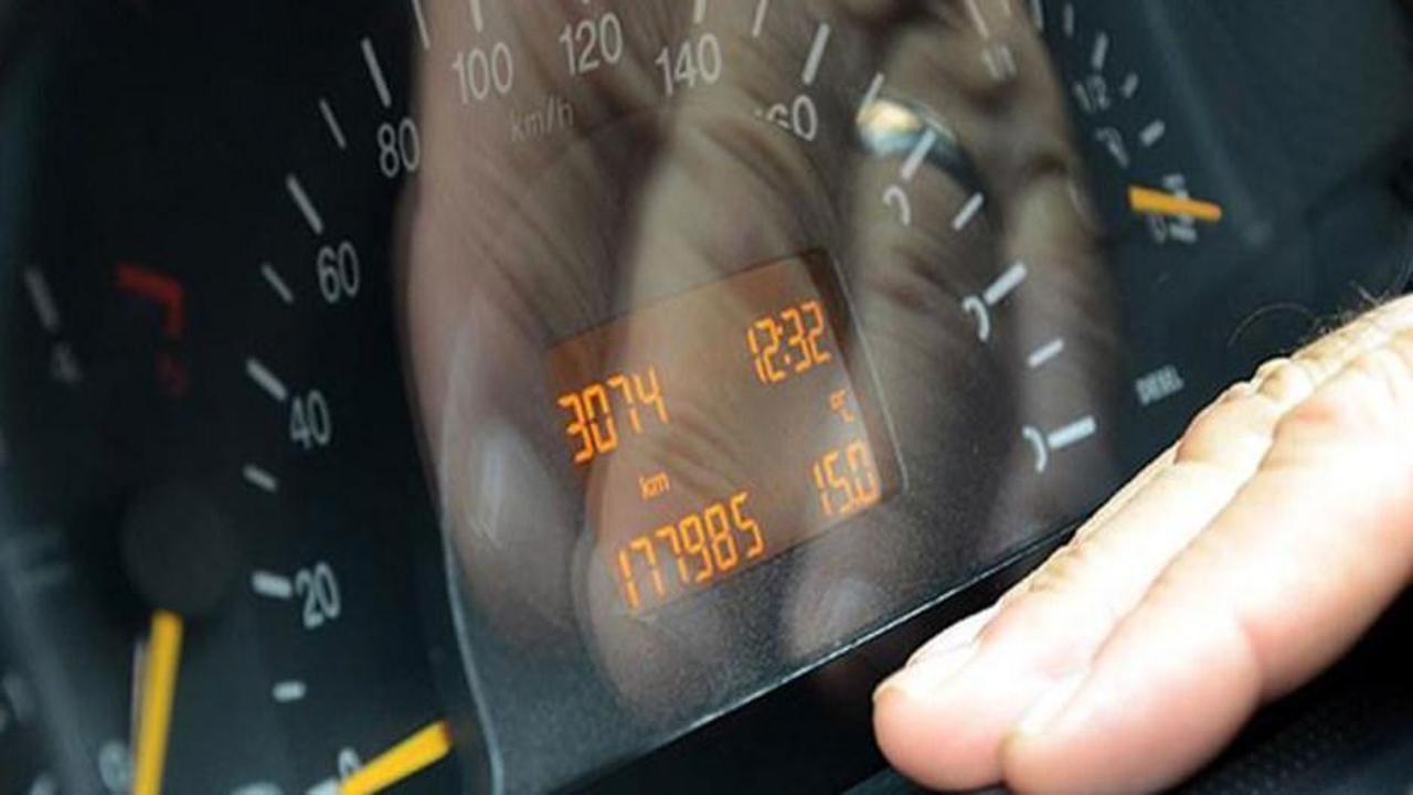 Otomobilde ‘düşük kilometre – sahte ekspertiz’ oyunu!