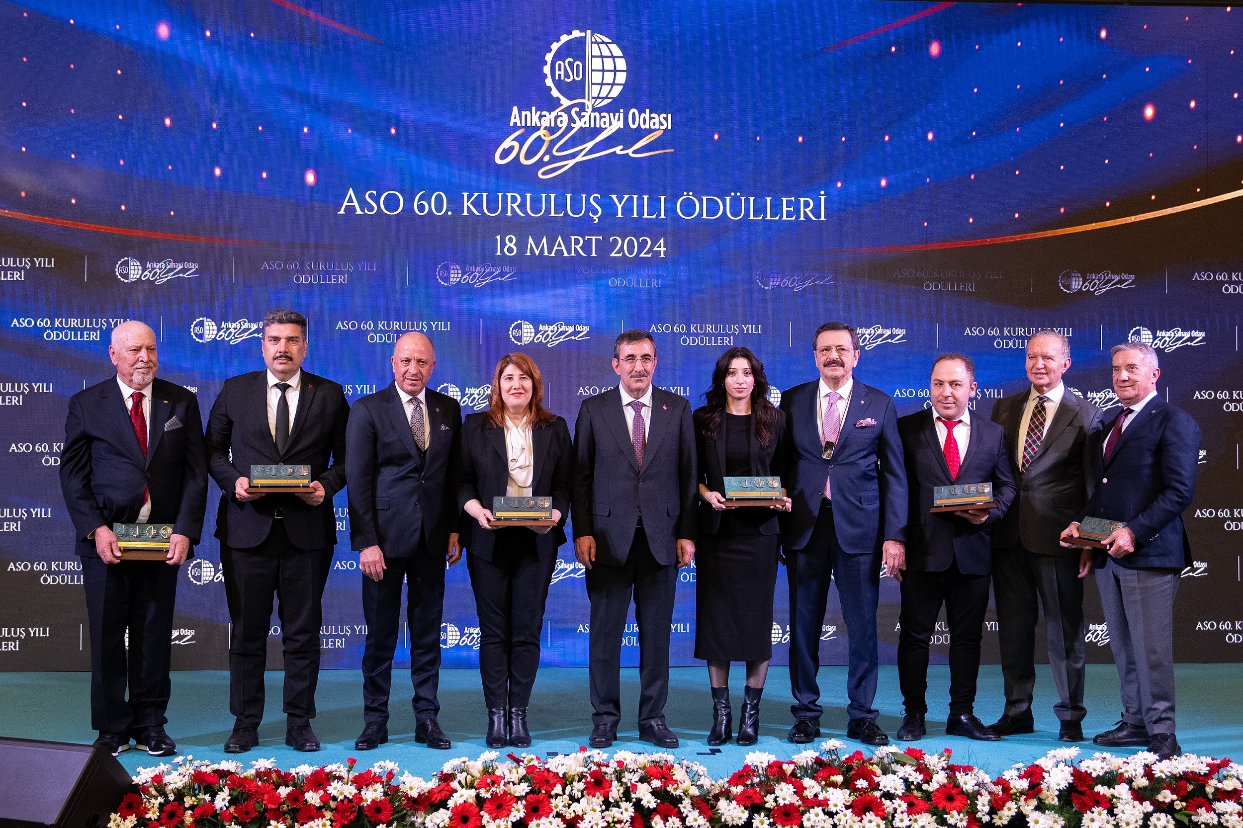 ASO 60. KURULUŞ YILI ÖDÜLLERİ GÖRKEMLİ BİR TÖRENLE SAHİPLERİNİ BULDU