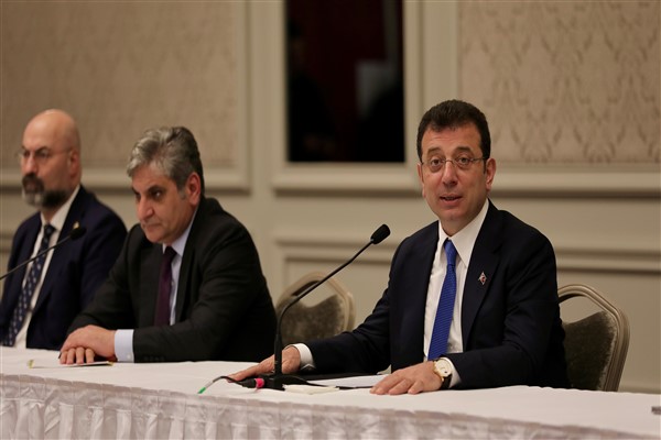 İmamoğlu: “Onların döneminde 10 metro stop etti”