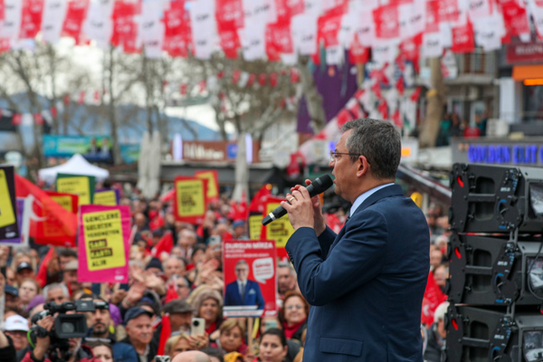 Özel’den ’emekliye zam’ yanıtı: Yazıklar olsun!