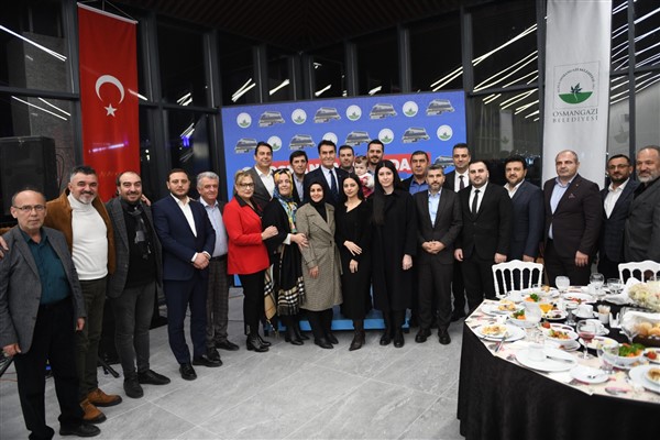 Dündar, meclis üyeleriyle iftarda buluştu