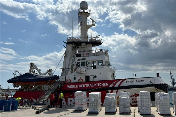 Gazze’ye yardım gemisi Gazze açıklarında