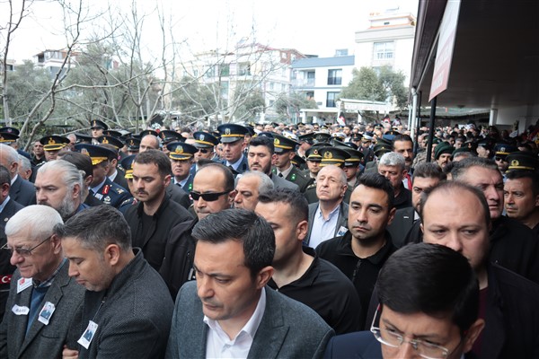 Özdağ, şehit askerin cenaze törenine katıldı