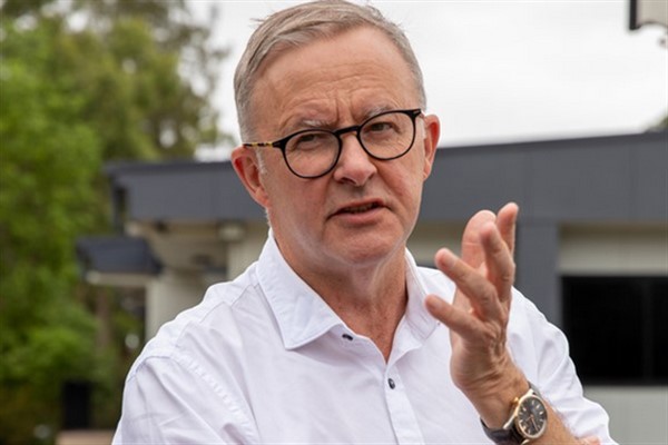 Albanese: Parlamentoda daha fazla kadının olması her zaman iyidir