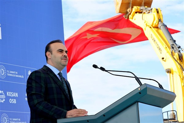 Bakan Kacır: “400 milyar liradan fazla sabit yatırımın önünü açtık”
