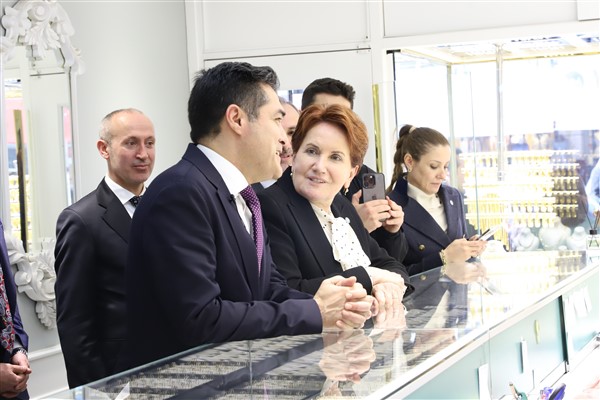 Akşener, Pendik’te esnafı ziyaret etti