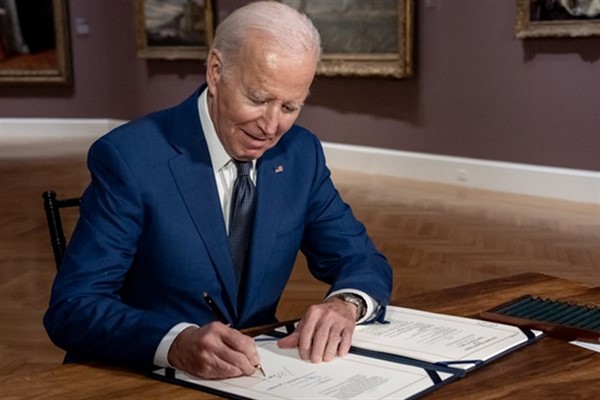 Biden: “Öğrencilere hizmetlerden kaçınma fırsatı açık bir şekilde sunulmuyor”