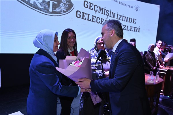 Bursa Belediyesi, 8 Mart’ta tüm kesimlerinden kadınları bir araya getirdi