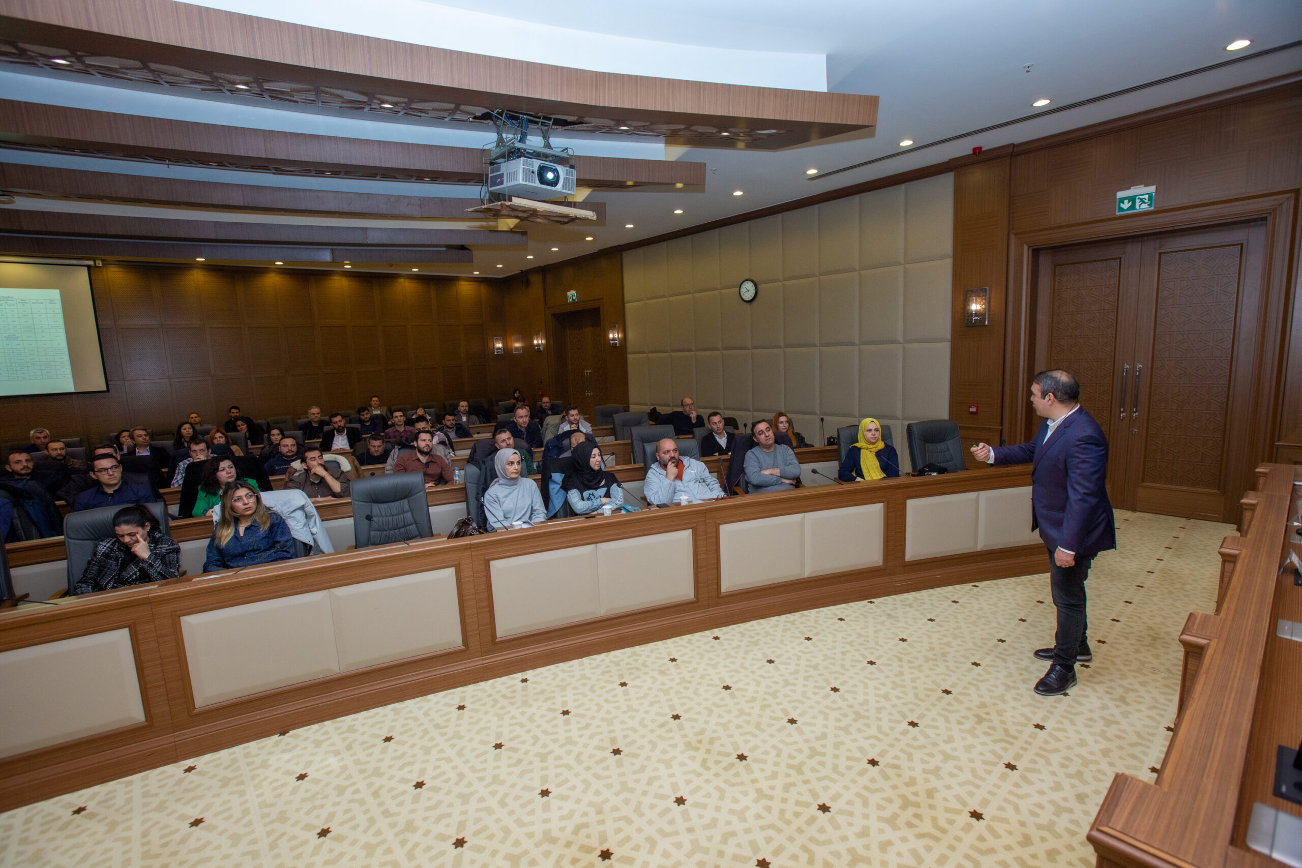 Bursa Büyükşehir personeline, yönetmelik eğitimi verildi