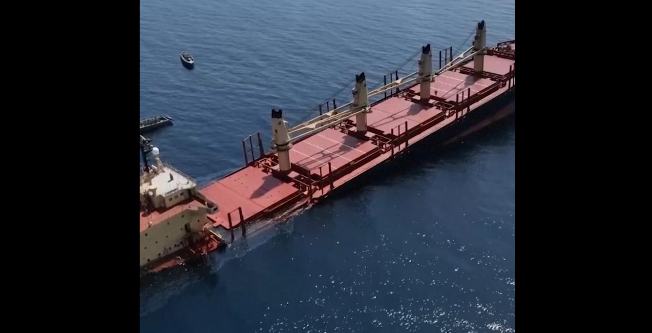 Husi isyancıların saldırısına uğrayan Rubymar adlı gemi Kızıldeniz’de battı